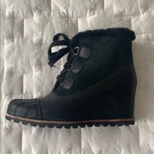 Barely worn Ugg wedge boots!